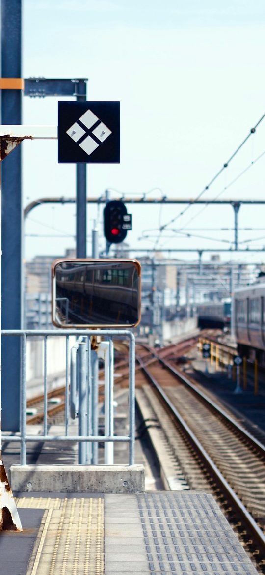 免费网站 App 建站教程步骤页截图，编号列表显示五个阶段，当前步骤以橙色高亮标示